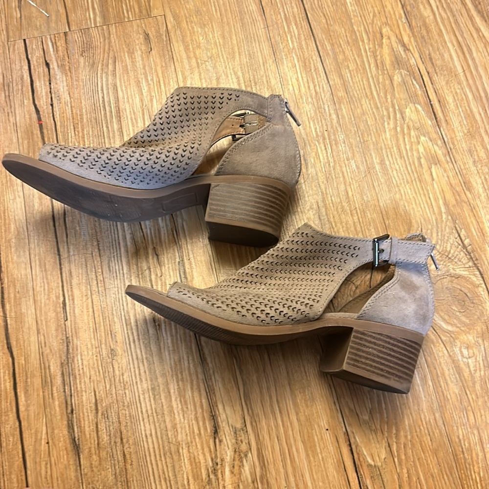 Justice Girls Shoes Tan Size 4